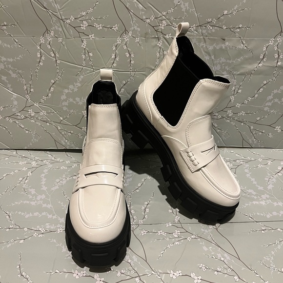 Circus NY Dia White & Black Chelsea Boot Women’s Size 7.5 New! - Picture 10 of 10